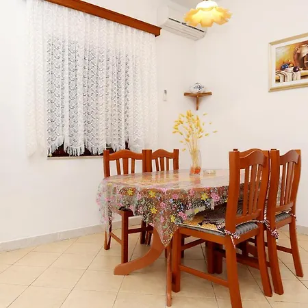 With Parking Space Orebic, Peljesac - 4527 オレビック